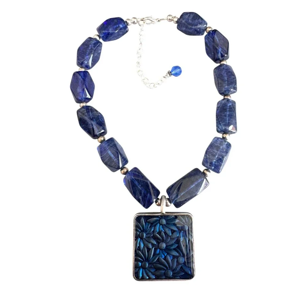 Handcut Blueberry Quartz Stone with Enamel Pendant Necklace #7092